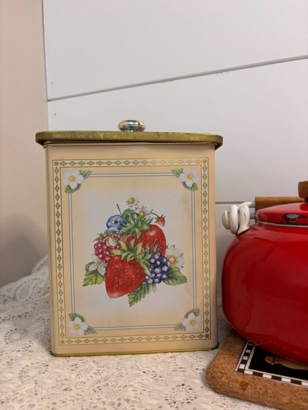 VTG Strawberry Tin Canister Gold Metal Biscuit Box Finial Lid Knotts Berry Farm